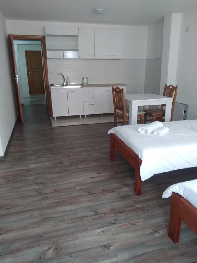 Guest House Erdan Plav Exterior foto